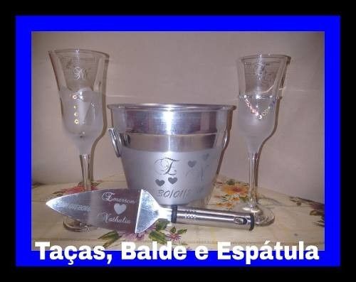 Taças dos noivos, balde e espátula