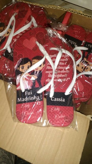 Chinelos personalizados para as madrinhas, daminhas, irmã do noivo e mãe. - 2