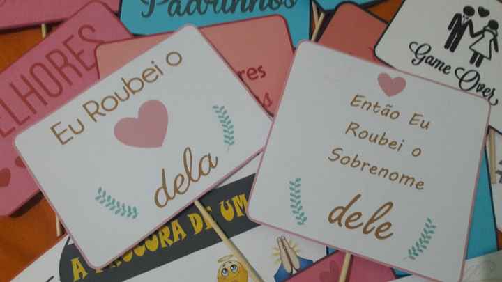 Plaquinhas da balada