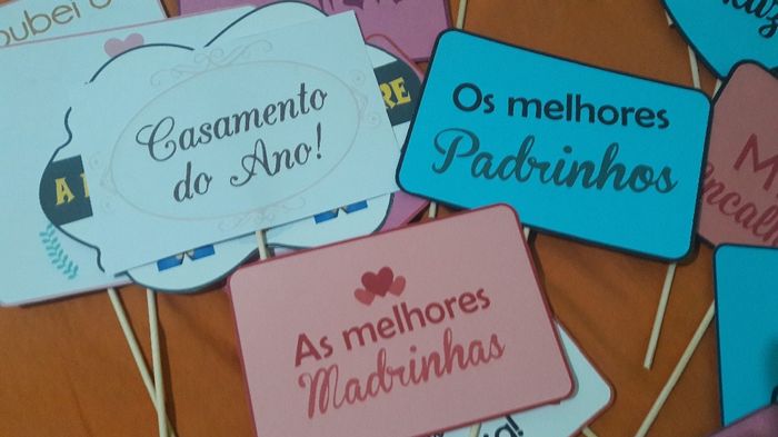 Plaquinhas da balada