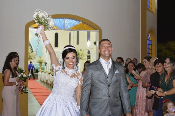 Saída da Igreja e a duvida: Sparkles? Chuva de Arroz? Pétalas de Rosas?balão de gás Hélio? 5