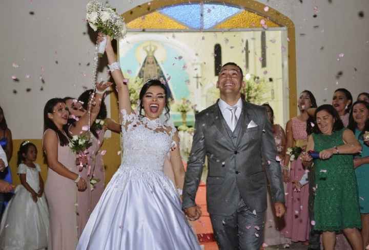 Saída da Igreja e a duvida: Sparkles? Chuva de Arroz? Pétalas de Rosas?balão de gás Hélio? - 1