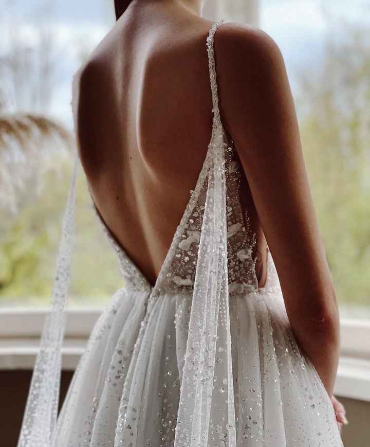 Detalhes no vestido do grande dia 💛 - 1