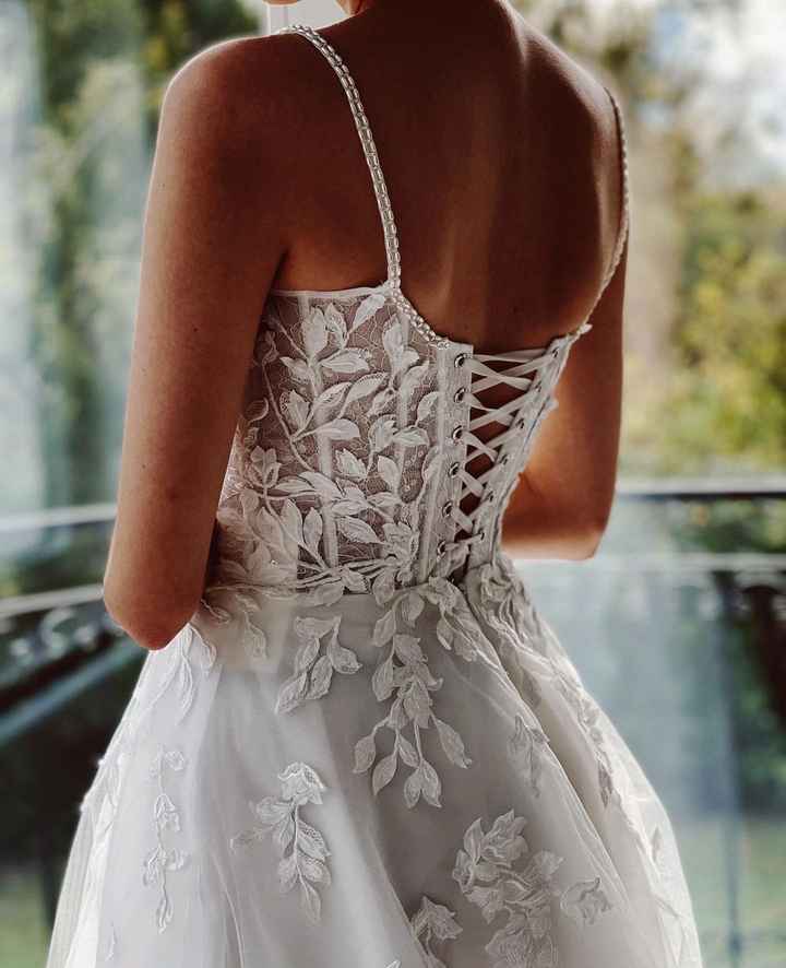 Detalhes no vestido do grande dia 💛 - 7