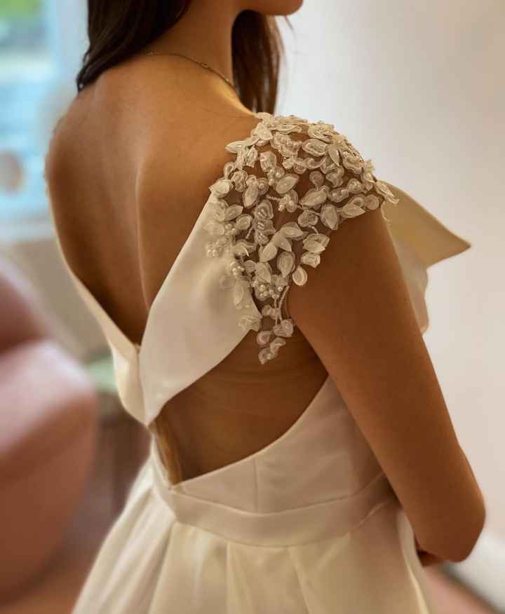 Detalhes no vestido do grande dia 💛 - 9