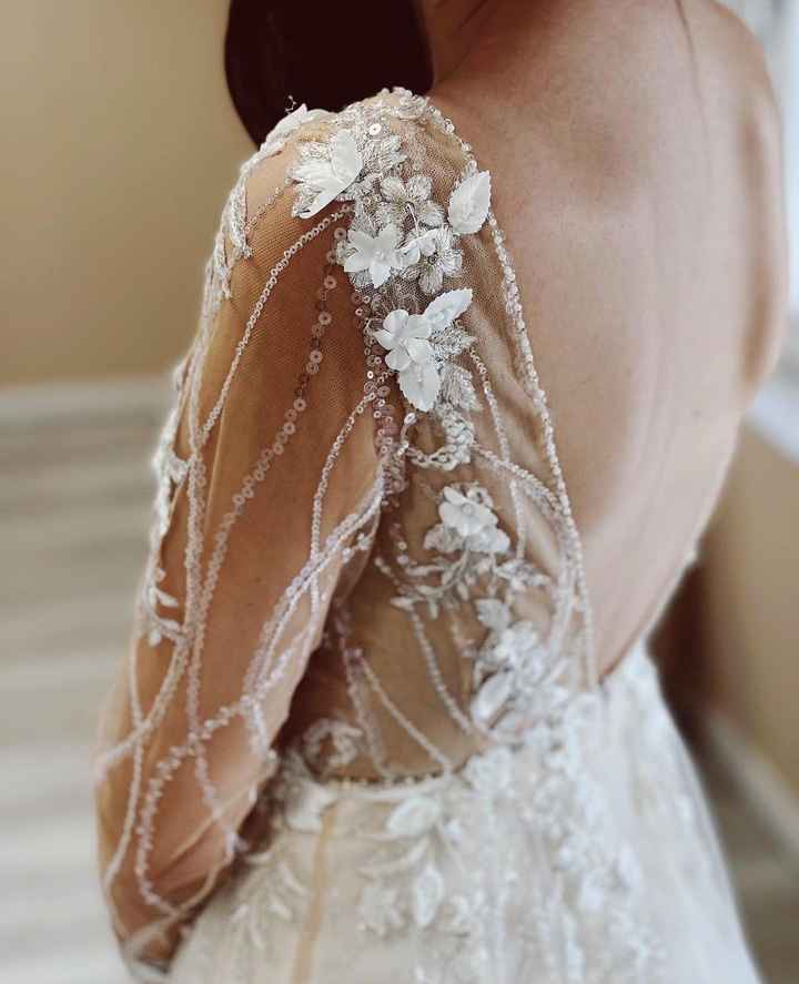 Detalhes no vestido do grande dia 💛 - 11