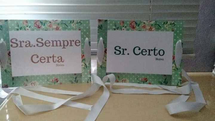 Minhas plaquinhas das cadeiras dos noivos.  vem ver!! - 1