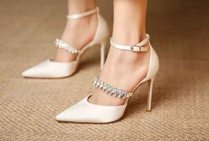 Noivinhas, qual vocês acham mais bonito para o dia do casamento? - 1
