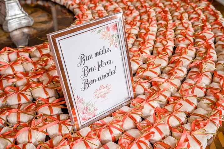 Detalhe da mesa de bem casados