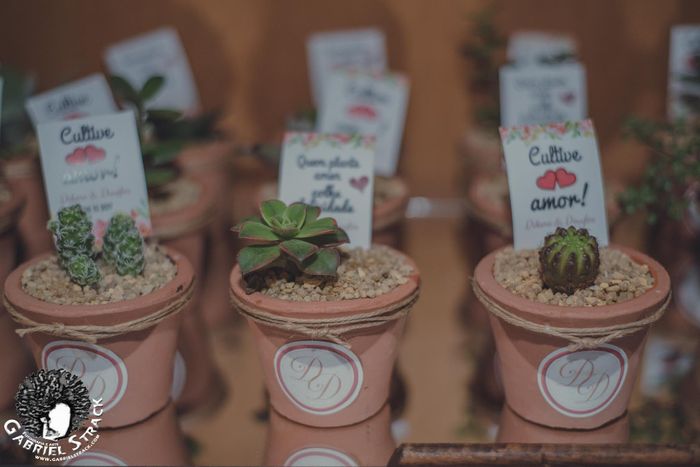 Customização dos vasinhos das lembrancinhas