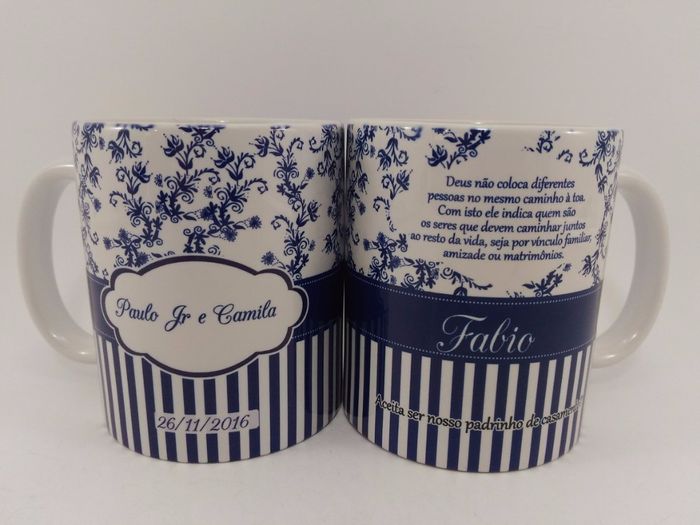 As canecas também é uma opção bonita e que seus padrinhos vão usar muito, o preço parte de 12 reais 