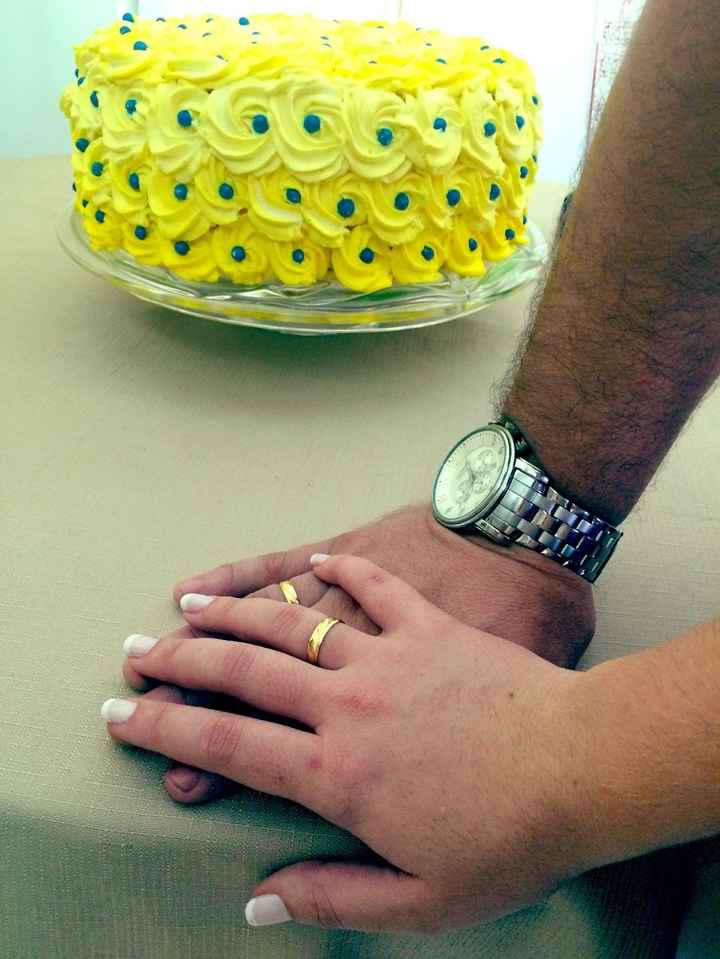 Meu Noivado Bolo (Amarelo Degradê e Pérolas comestíveis em azul)