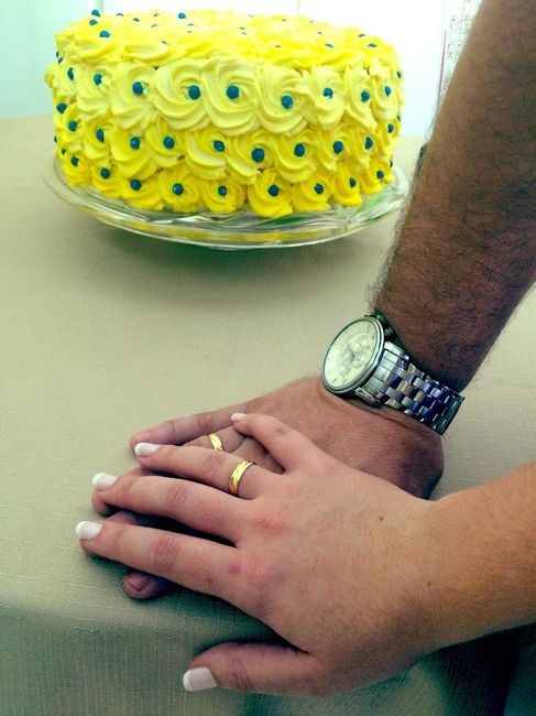 Meu Noivado Bolo (Amarelo Degradê e Pérolas comestíveis em azul)