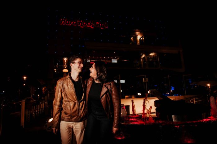 Parte externa (noite) 