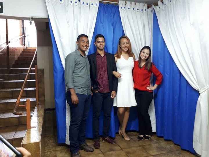 Meu noivo e eu com os recem casados 