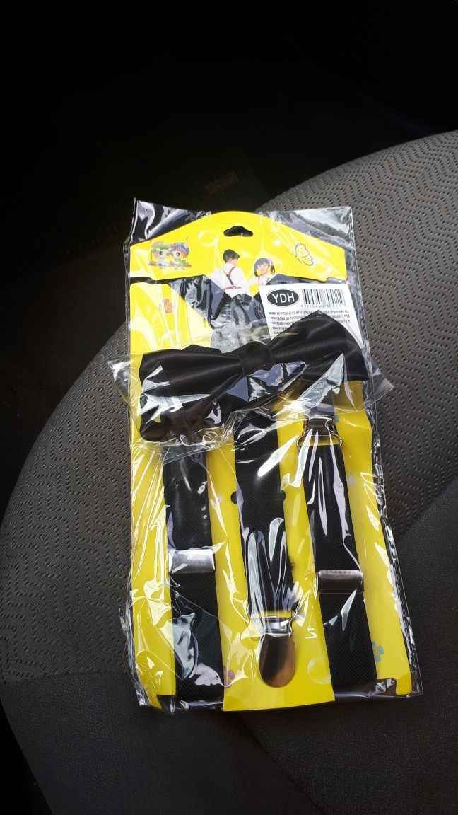 Gravata e suspensório para os meninos