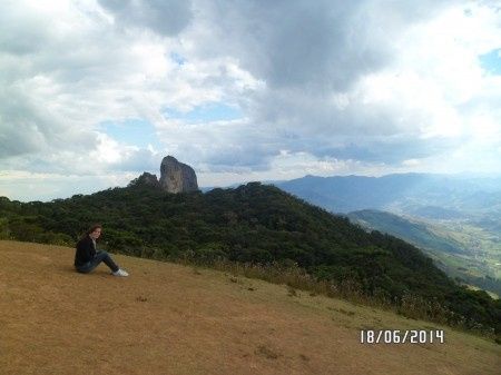 Pedra do Baú de longe