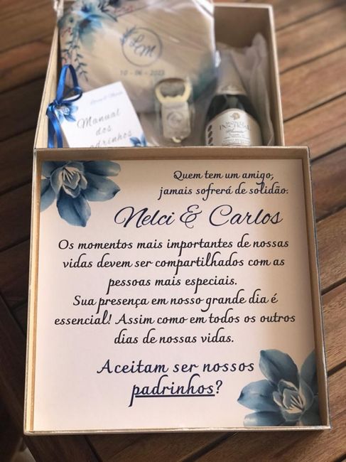 Entrega da caixa dos padrinhos e pais!! 2