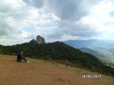 Pedra do Baú de longe