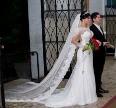 Vestido sereia com véu comprido ou curto? 3