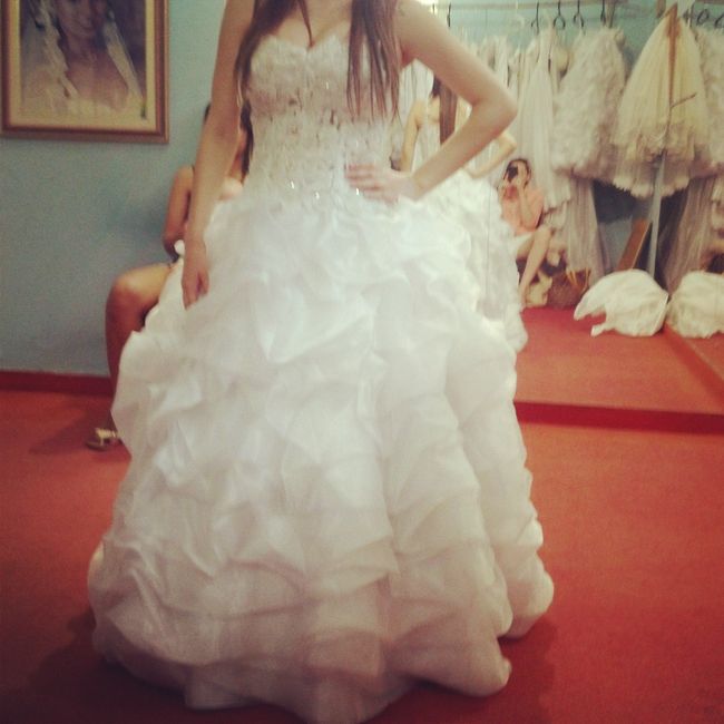 ' procurando meu vestido  - 2