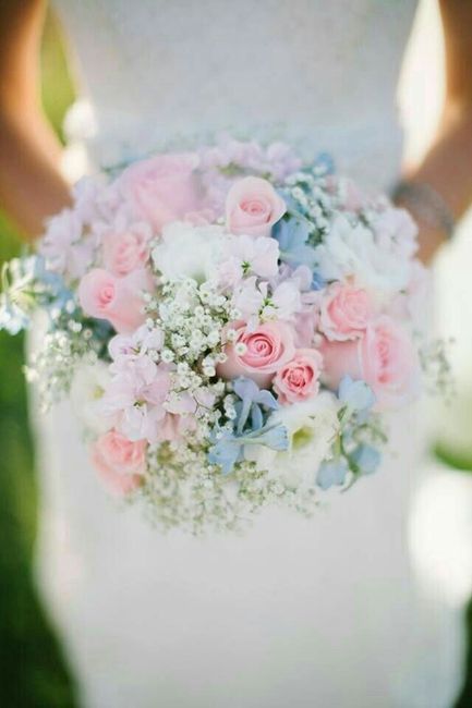 Queria um buquê em tons de azul e rosa ..... - 3