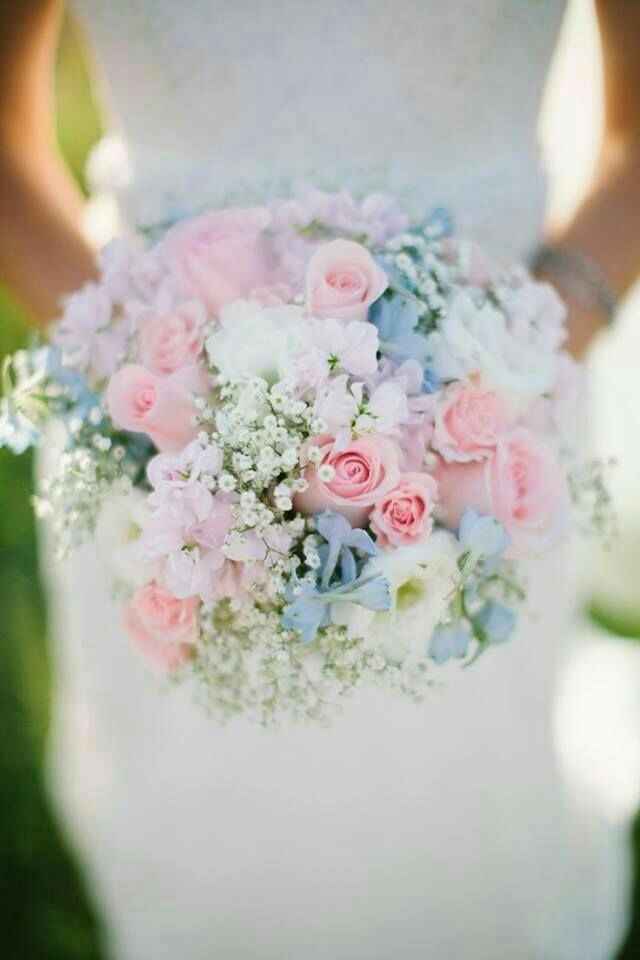 Queria um buquê em tons de azul e rosa ..... - 3