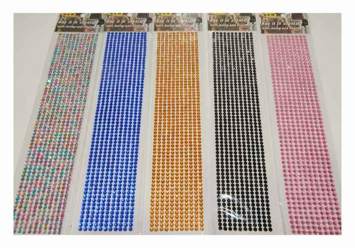Cartela de strass auto-colante