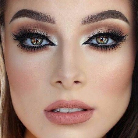 Olho tudo, boca nada