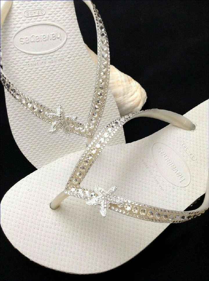  o que calçar em um casamento na praia? - 8