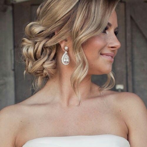 Penteado e modelo de vestidos - 1