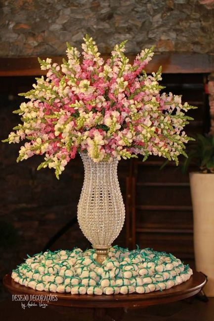 Ou esse para cerimonia. Essas flores se chamam boca de leão