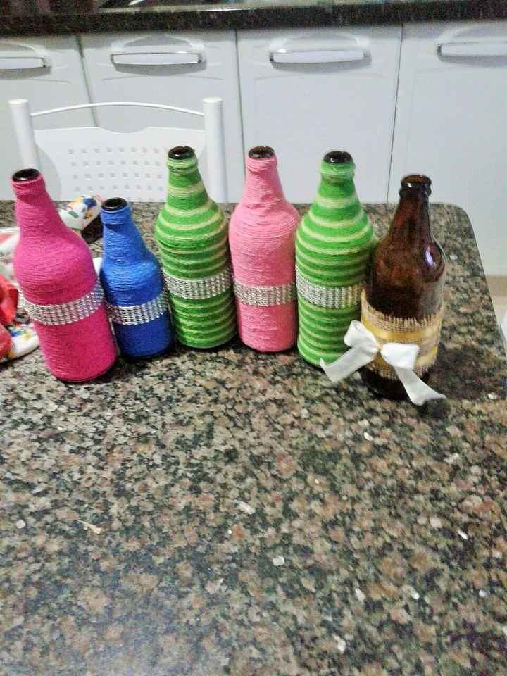 Mais garrafas decoradas =)