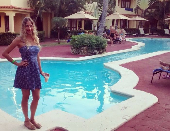 O hotel tem 3 piscinas de água salgada e 2 restaurantes. 