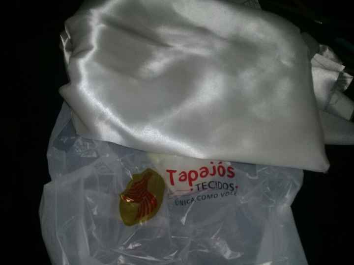  Comprei tecido para o robe - 1