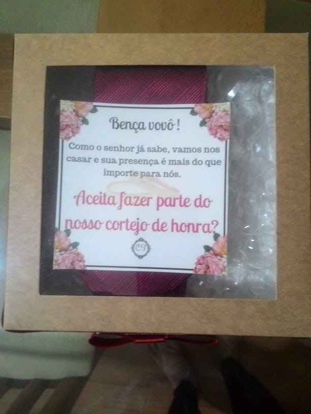 Essa é a caixinha do meu avô, junto com o convite.