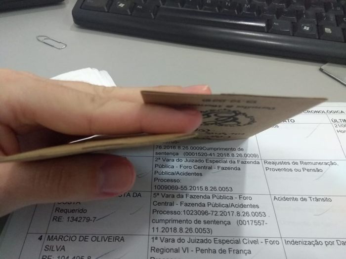 Diferenca de dobrar e passar bem de levinho o estilete