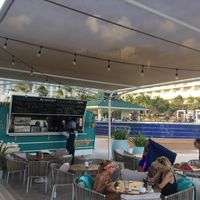 Trailer de comidas na praia!