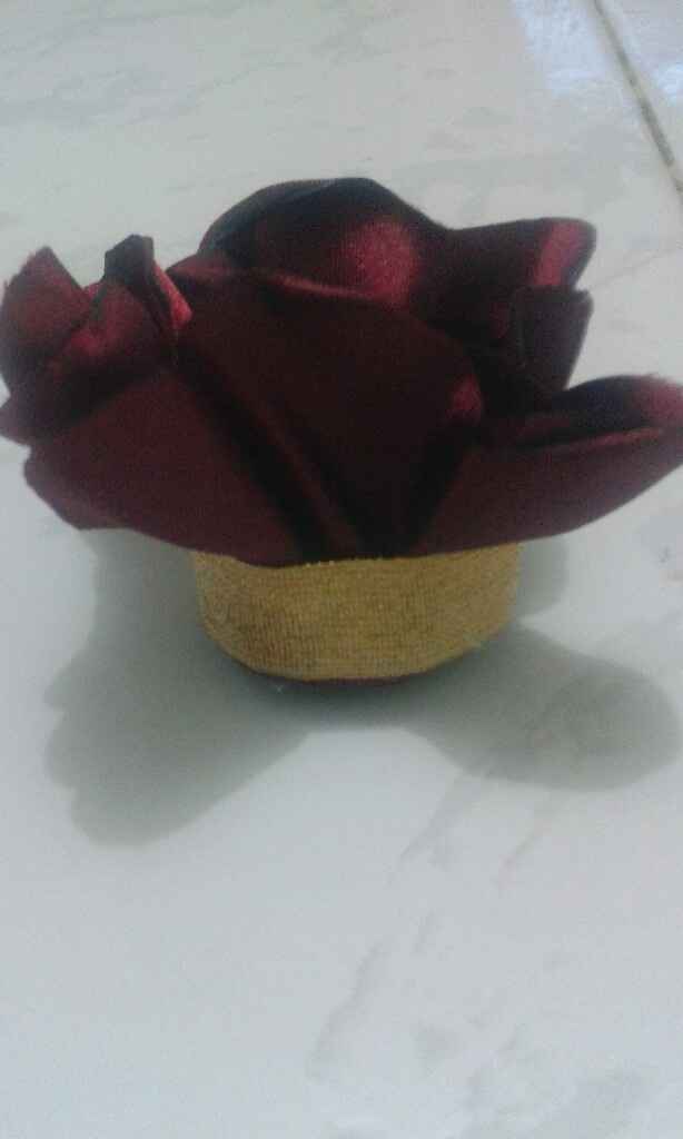 Olha noivinhas,minhas forminhas para os doces,eu mesma que estou fazendo o que vcs acham? - 1