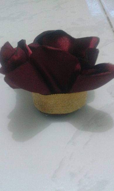 Olha noivinhas,minhas forminhas para os doces,eu mesma que estou fazendo o que vcs acham? - 1