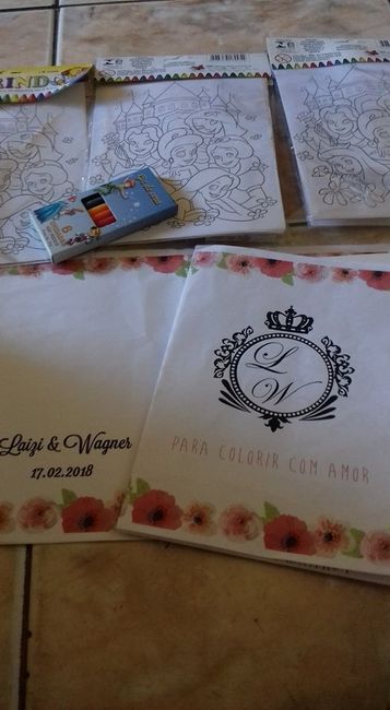 Revista de colorir para as damas e pagens