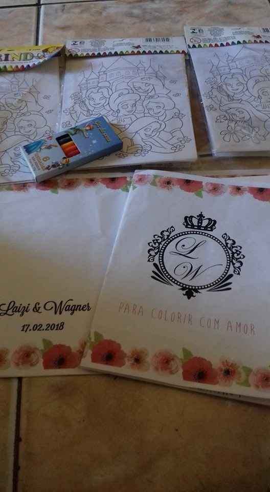 Revista de colorir para as damas e pagens