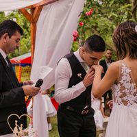o cerimonialista é tio do meu marido, ele foi bem objetivo e falou tudo no tempo certo. Foi emociona