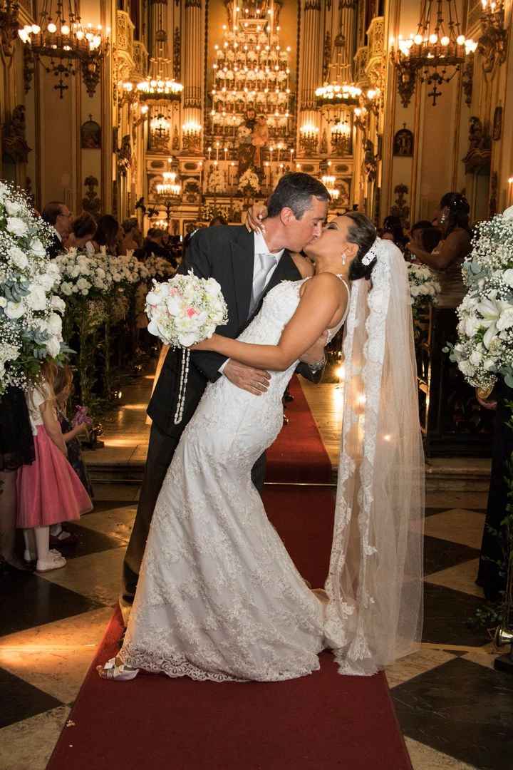 Beijo como marido e mulher (foto do fotógrafo oficial)