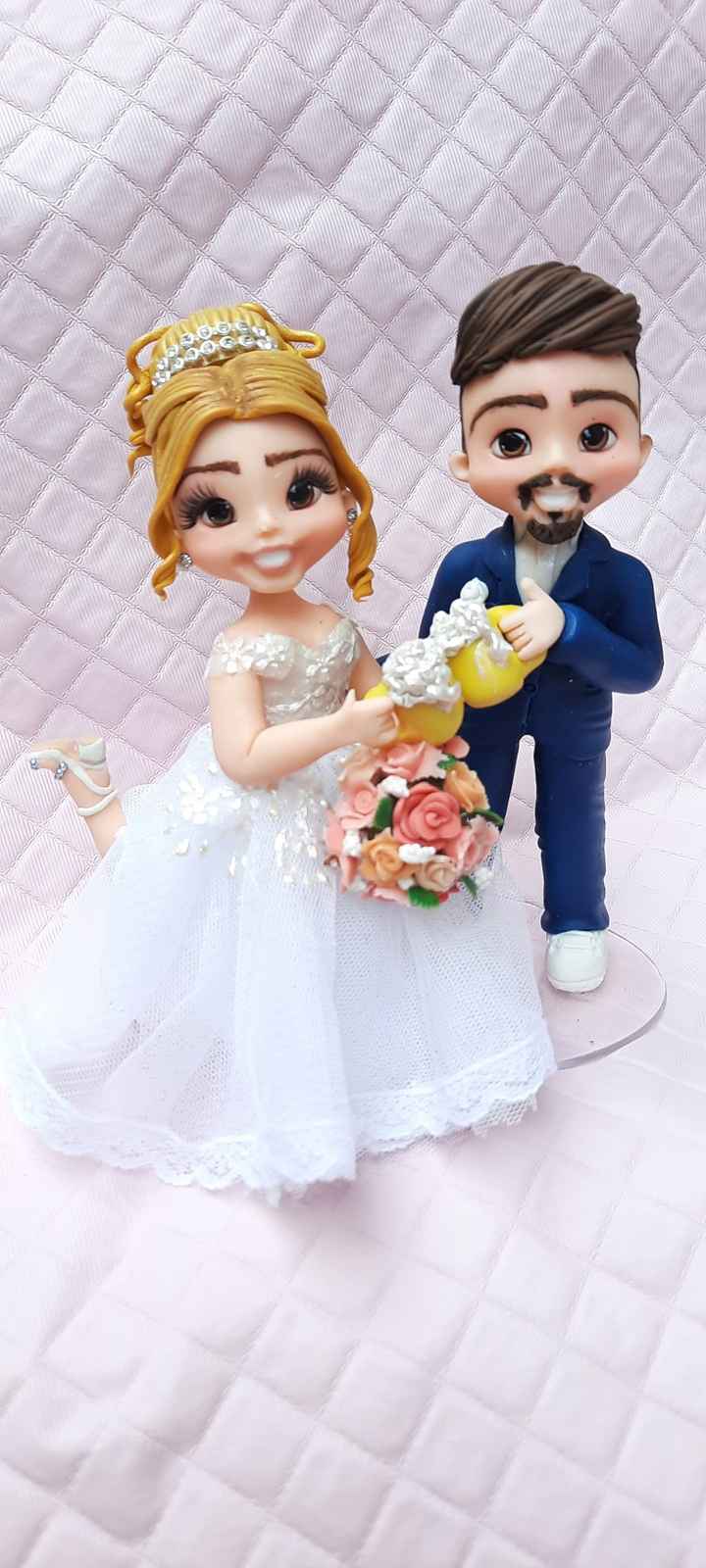 Trabalho com topos de bolos personalizados. - 1