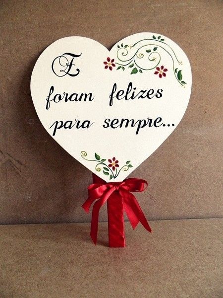 Plaquinha felicitando os noivos