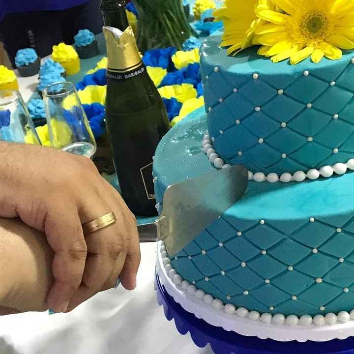 Essas forminhas dos docinhos também fiemos a mão