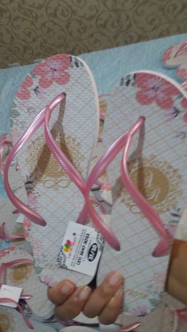 Casamento chegando ...A noiva pirando,e o meu chinelinho chegou😍😍