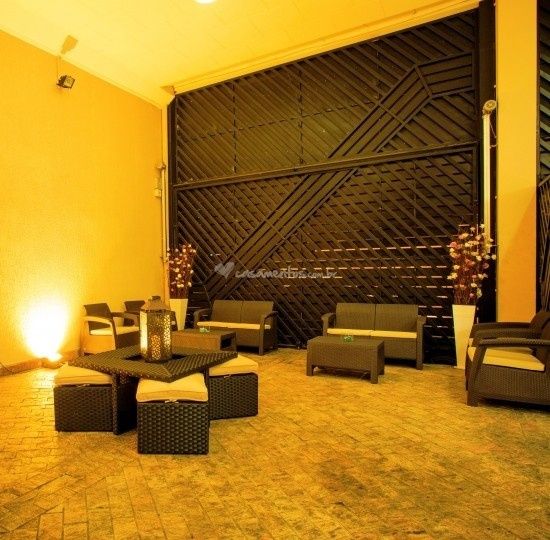 Esse Lounge