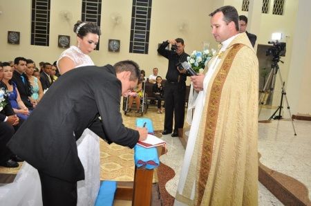 Assinando o certidão
